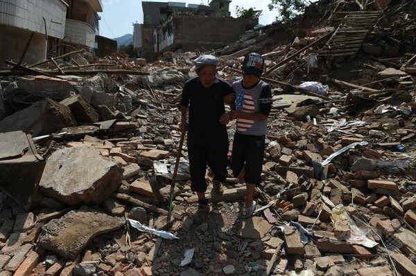 中国雲南省の地震、死者615人に