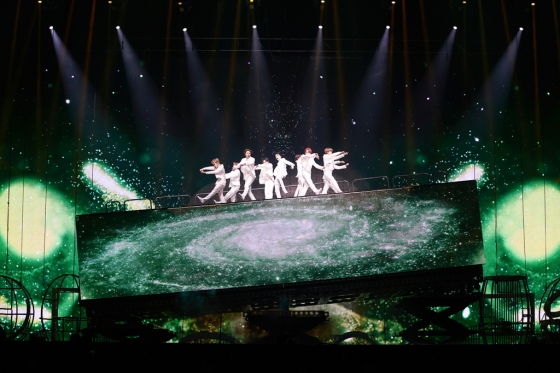  写真提供＝SMエンターテインメント 