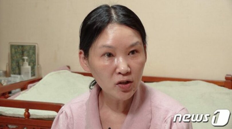 インタビューに応じるキム・ユリさん(c)news1