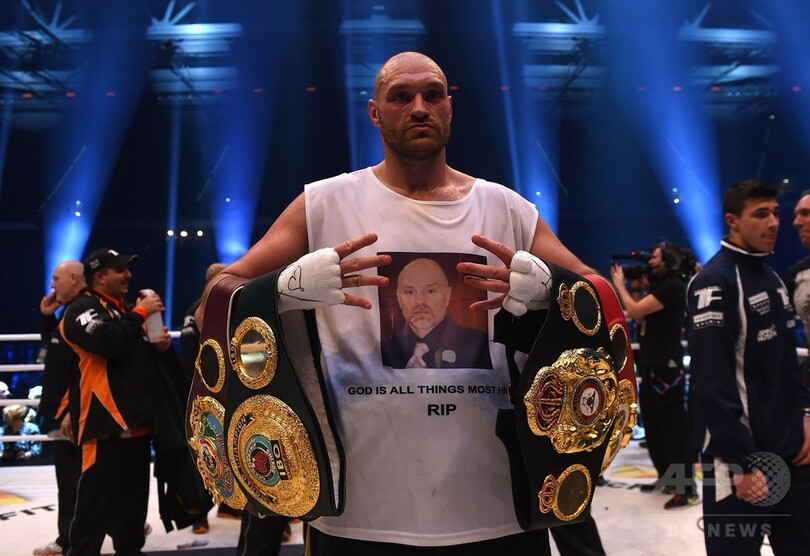 絶対王者クリチコが11年ぶりに敗戦、新王者は試合後に熱唱