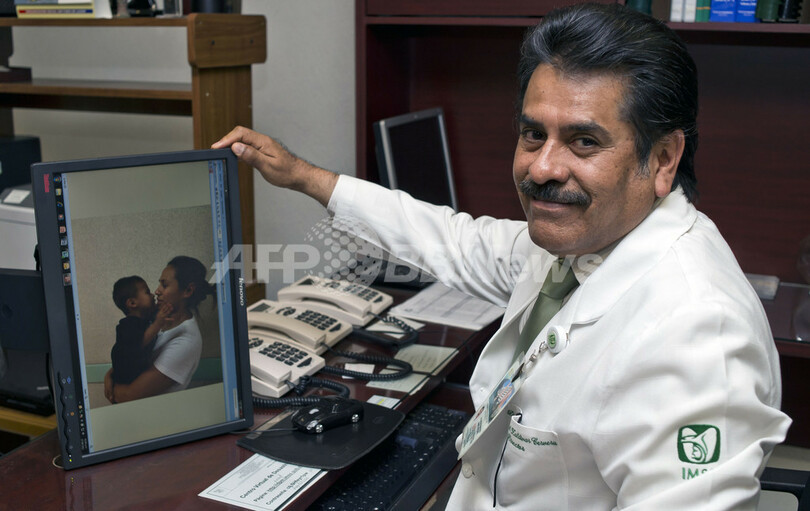 2歳児の体から15キロの腫瘍を切除、歩けるまで回復