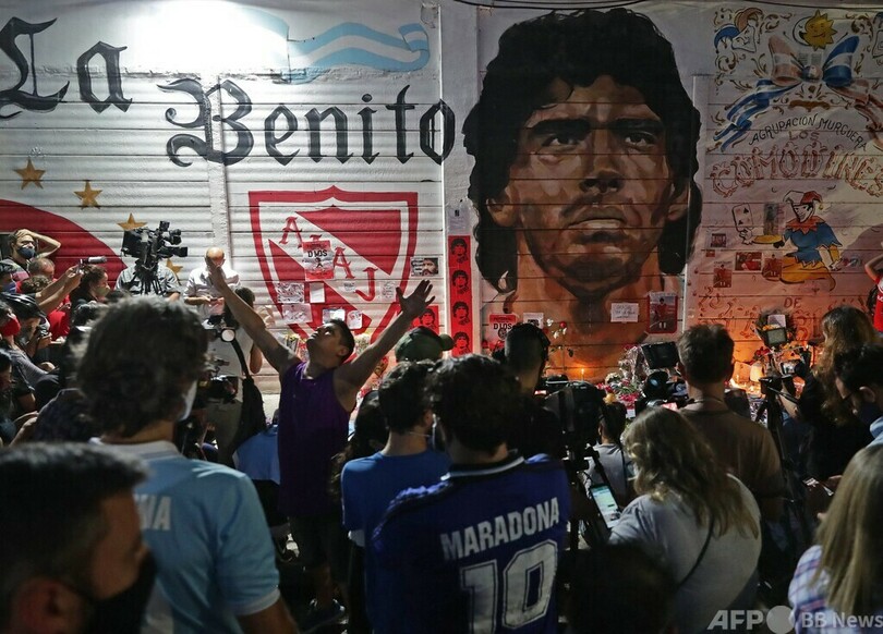 マラドーナ氏の死、医療スタッフ8人が裁判に 過失致死罪