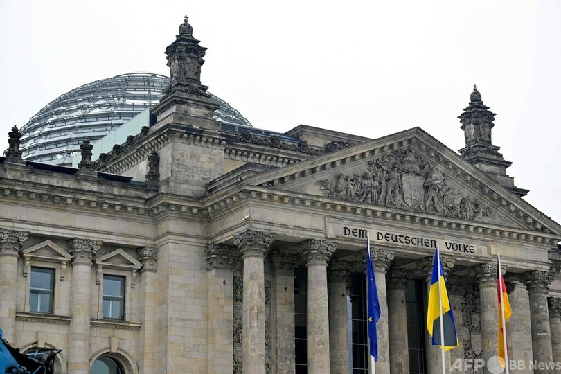 自由と束縛分ける壁を壊して ウクライナ大統領、独議会で演説