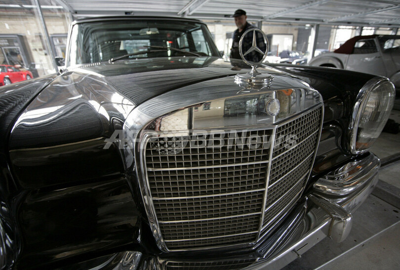 ブレジネフ元書記長のベンツ？　ドイツで落札
