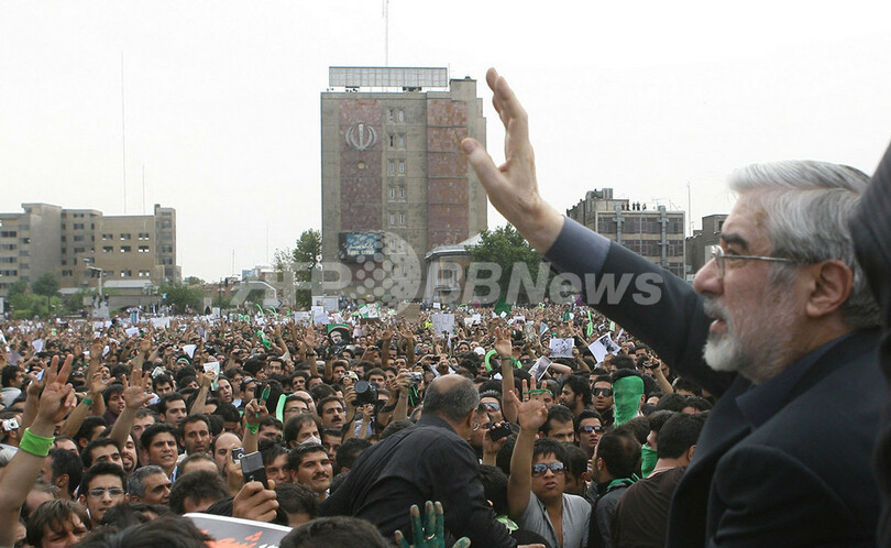 イラン大統領選、投票率140％の選挙区も 落選のレザイ氏
