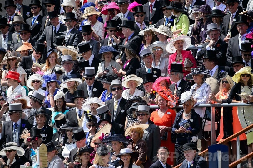華やかな帽子がいっぱい、英国伝統レース｢ロイヤルアスコット｣