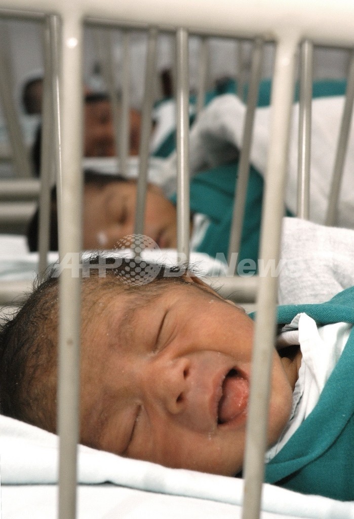 男女の双子を6週間遅れで出産 インド 写真1枚 国際ニュース Afpbb News