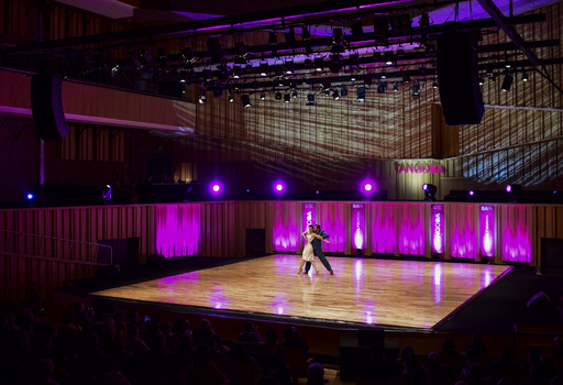 タンゴ世界選手権に99歳で出場 観客から喝采