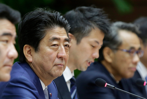 安倍首相、日本の首相として初のキューバ訪問 カストロ議長と会談 写真 