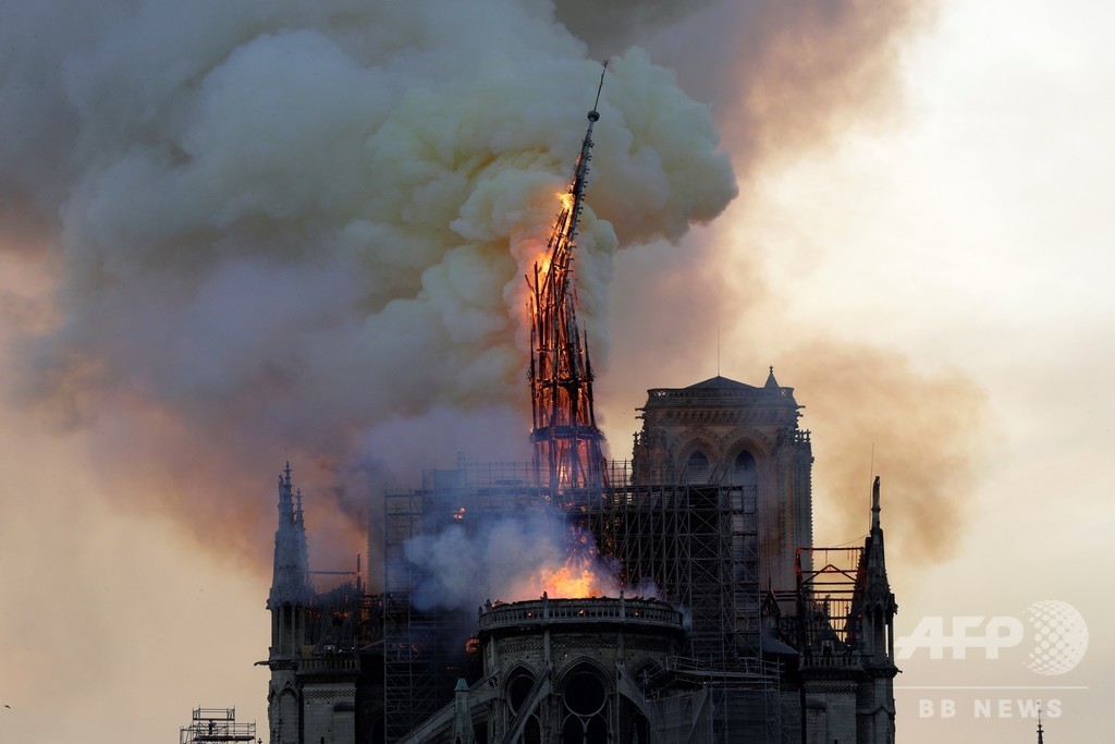 【フランス】ノートルダム大聖堂の尖塔再建、デザインを世界中の建築家から公募へ