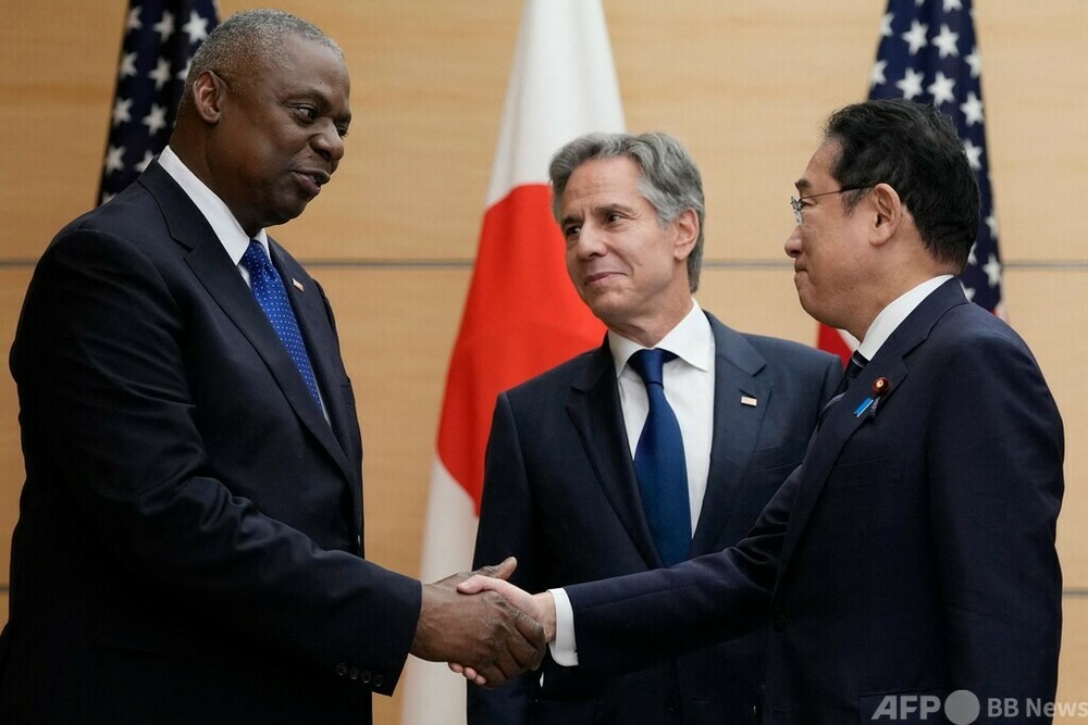 US, Japan take a swipe at China and deepen defence ties 写真3枚 国際ニュース ...
