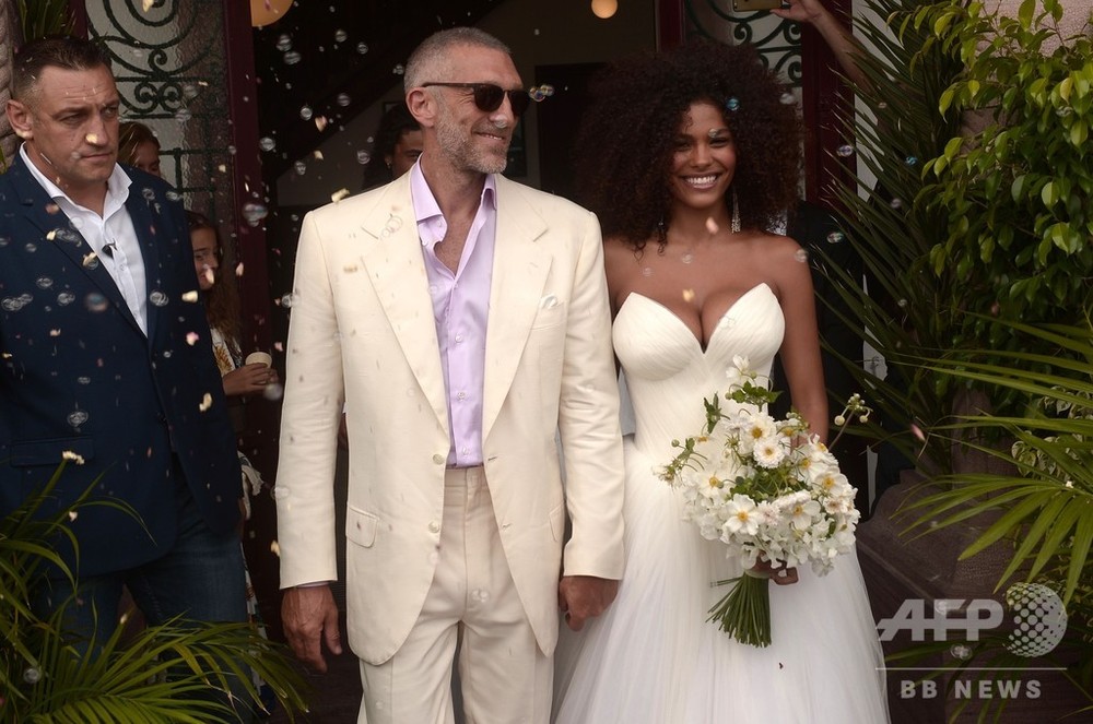俳優ヴァンサン・カッセル、21歳モデルと結婚 写真13枚 国際ニュース：AFPBB News