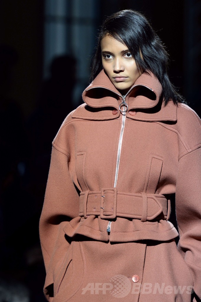 ＜14/15年秋冬パリコレクション＞カルヴェン