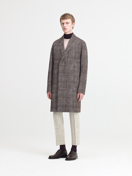 「COS」2016 年秋冬ウィメンズ＆メンズコレクション