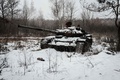 ロシアの侵攻を受けているウクライナ・ヤムピリ近くに放棄された戦車の残骸（2023年2月6日撮影）。(c)YASUYOSHI CHIBA / AFP