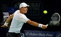ドバイ・テニス選手権（Dubai Duty Free Tennis Championships 2014）、男子シングルス決勝。リターンを打つトマス・ベルディハ（Tomas Berdych、2014年3月1日撮影）。(c)AFP/MARWAN NAAMANI