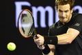 全豪オープンテニス、男子シングルス決勝。リターンを打つアンディ・マレー（2016年1月31日撮影）。(c)AFP/PAUL CROCK