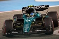 23F1開幕戦バーレーンGPのフリー走行2回目に臨むアストンマーティンのフェルナンド・アロンソ（2023年3月3日撮影）。(c)Giuseppe CACACE / AFP
