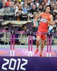 ロンドン五輪は7日、オリンピックスタジアム（Olympic Stadium）で陸上男子110メートルハードル予選が行われ、中国の劉翔（Liu Xiang）が途中棄権した。

アテネ五輪の同種目で金メダルを獲得した劉翔は1台目のハードルに左足をぶつけ、転倒した。

劉翔は4年前に母国で開催された北京五輪では予選の直前で棄権をしていた。

転倒し、トラックを出る中国の劉翔（Liu Xiang、2012年8月7日撮影）。(c)AFP/FRANCK FIFE