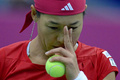 女子テニス、国別対抗戦のフェドカップ（2013 Fed Cup）は10日、ワールドグループ1部の1回戦が各地で行われ、第4試合でクルム伊達公子（Kimiko Date-Krumm）は1-6、1-6でロシアのエカテリーナ・マカロバ（Ekaterina Makarova）に敗れた。

ポイントを奪われ落胆した様子を見せるクルム伊達公子（2013年2月10日撮影）。(c)AFP/KIRILL KUDRYAVTSEV