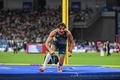 陸上ダイヤモンドリーグ第1戦中国・アモイ大会。男子棒高跳びで世界新記録となる6メートル24を跳んだアルマンド・デュプランティス（2024年4月20日撮影）。(c)AFP