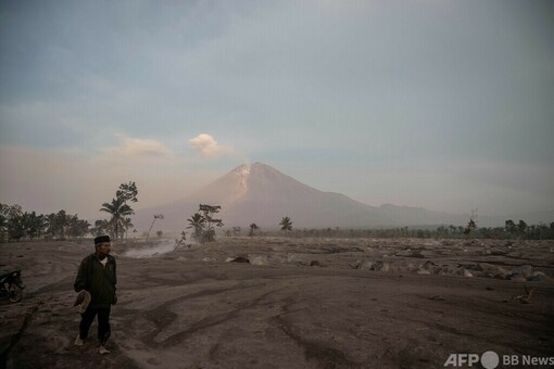 インドネシアで大規模噴火、2000人避難 写真17枚 国際ニュース：AFPBB News