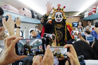 中国で成都－香港間の直通高速鉄道が開業