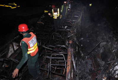 パキスタンで旅客バスが橋から転落、約40人死亡