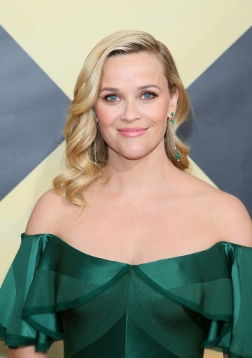 リースに脚3本、オプラに手3つ?! 一流誌の表紙にネット騒然