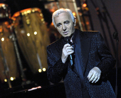 シャルル・アズナブールがチャリティ・コンサートを行なう - フランス