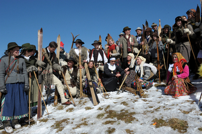 19世紀にタイムスリップ!?　ポーランドの旧式スキー大会