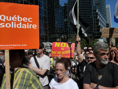 シェールガス採掘反対デモに3000人、カナダ