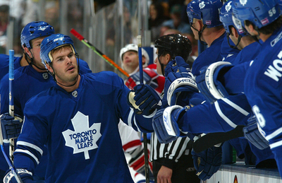 メープルリーフス カナディアンズを降しシーズン初勝利