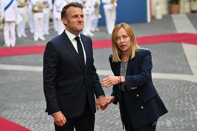 祝日増やすイタリア、減らそうとするフランス