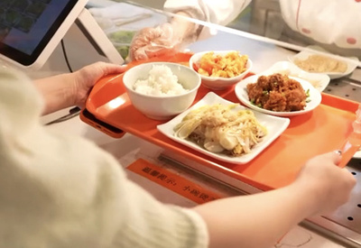 上海の大学食堂 標準化レシピを導入