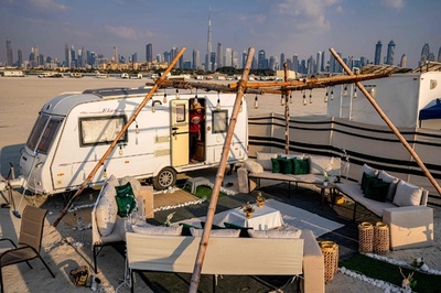 【今日の1枚】大都会でオートキャンプ UAE