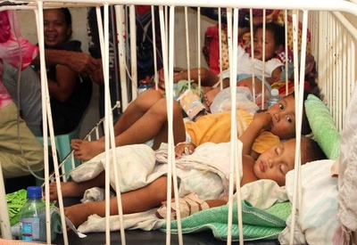 フィリピン南部、汚染水で8人死亡 約500人が体調不良