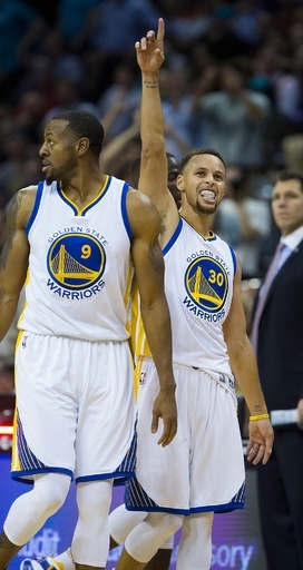 カリー、元ホーネッツの父の前で大爆発！ウォリアーズが20連勝