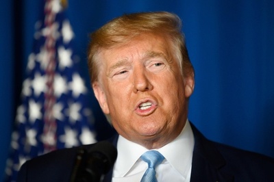 トランプ氏、イラン政府転覆の意図否定 司令官殺害で声明