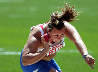 Anna Omarova 自己ベストで女子砲丸投げ優勝