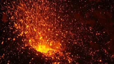 動画：伊エトナ山で噴火続く
