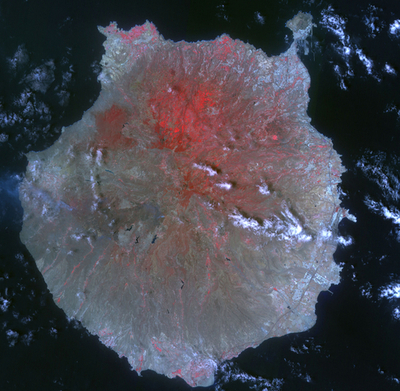 カナリア諸島の火災、焼失地域の地図作成へ