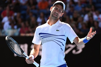 「動揺した」ジョコビッチ、自身の振る舞い悔やむ 照明点灯に立腹