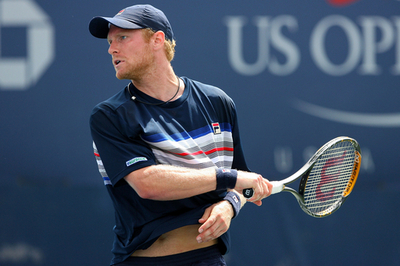 ツルスノフ ハネスク退け3回戦へ