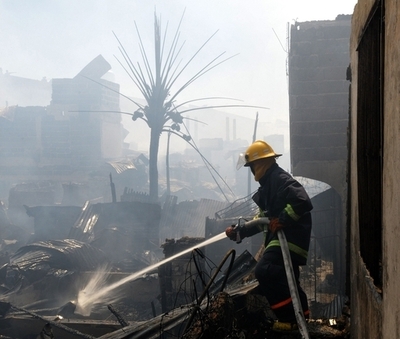 マニラのスラム街で火災、4000世帯家失う