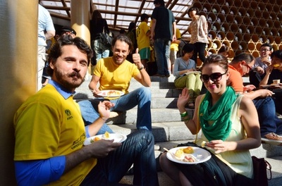 祝ブラジル勝利！都内のブラジル大使館で朝食サービス