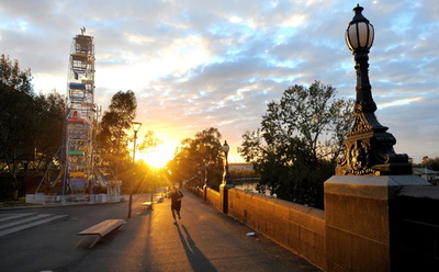 豪メルボルン中心部、16年までに全面禁煙へ