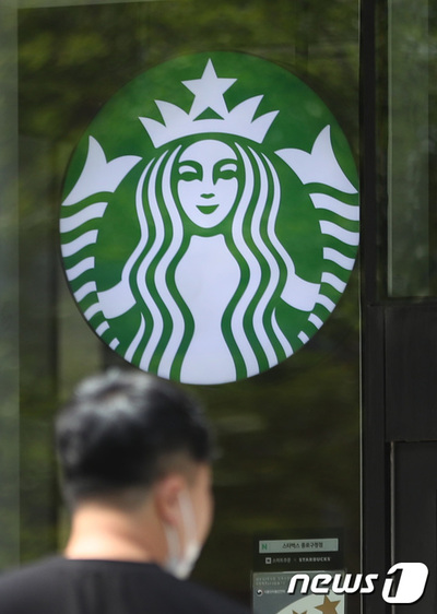 スターバックスがコーヒー1位だが…消費者満足度「サービス・価格」最下位 – KOREA WAVE