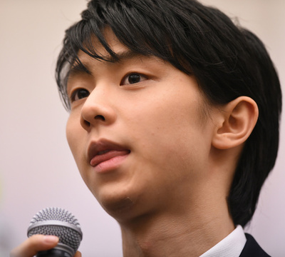 手術の羽生、復帰まで6週間