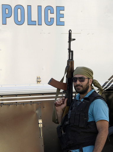 アルメニア、武装集団が警察施設占拠 医師4人を人質に